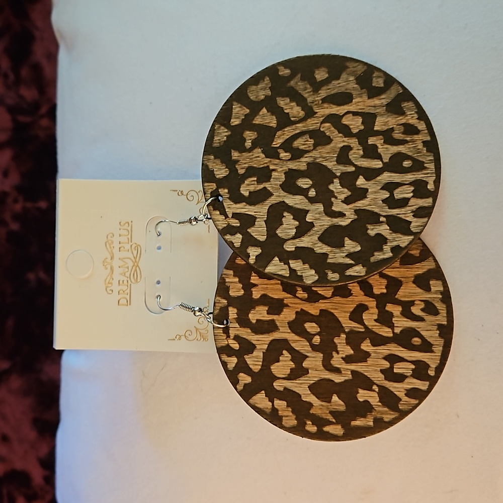 Dream Plus wooden leopard 🐆 print earrings